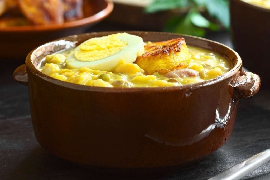a pan with faneca soup from ecuador made with twelve type of grains and other ingredients