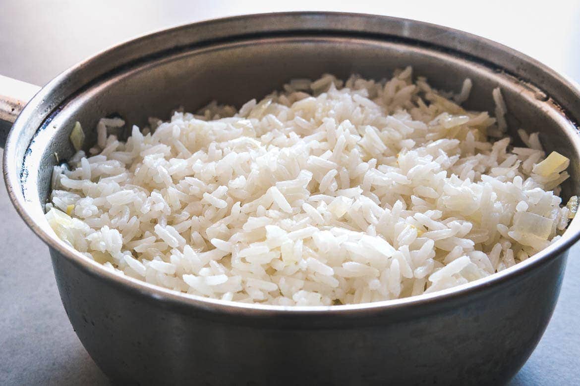 Perfect and fluffy white rice (Brazilian way)