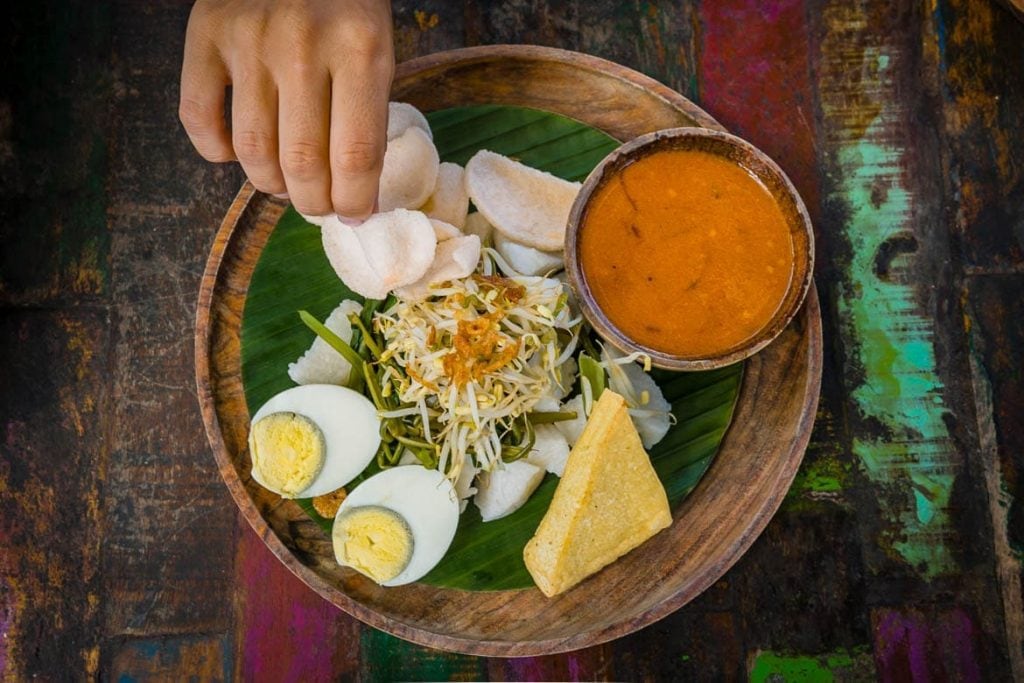 salada da Indonesia chamada de gado gado