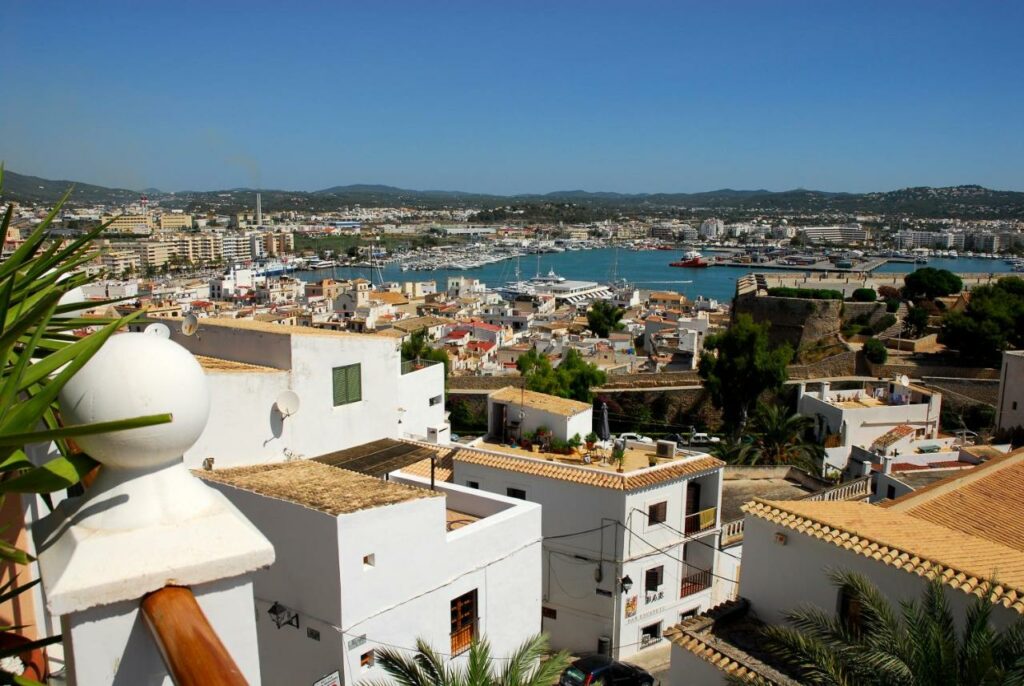 A selection of hotels with renowned restaurants in Spain